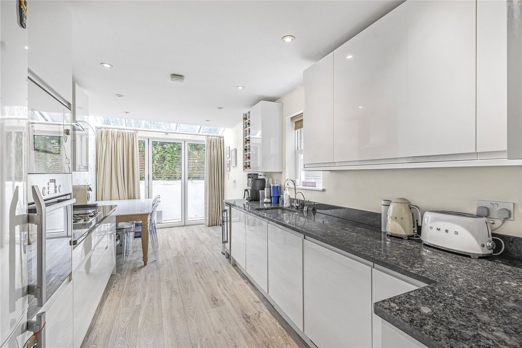 Property photo 2 of 25 Picture No. 22