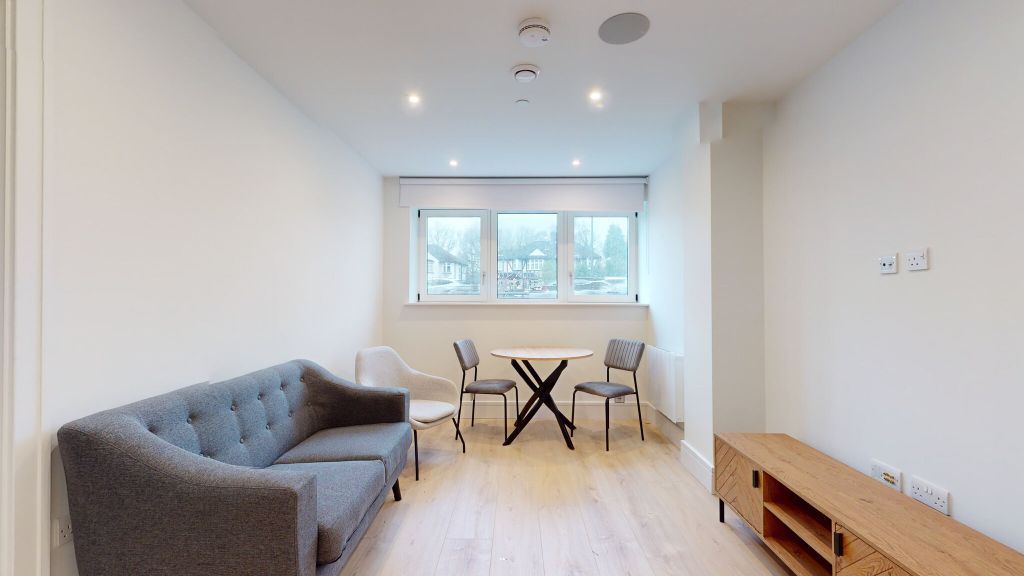 Property photo 1 of 17 Living Room