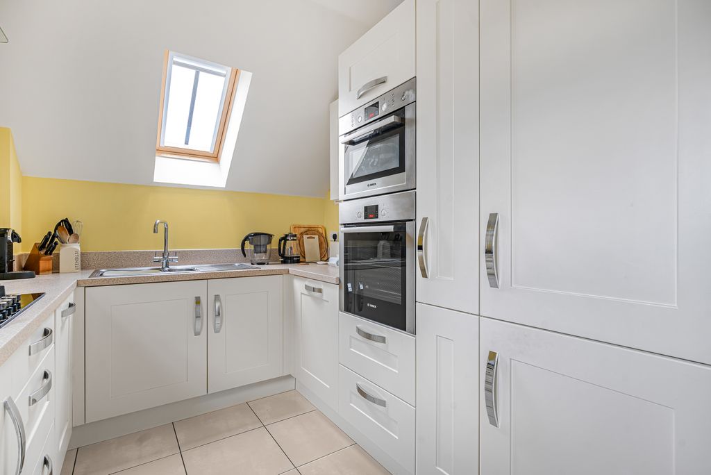 Additional image 14 of 2 bed flat for saleMerritts Meadow, Petersfield, Hampshire GU31
