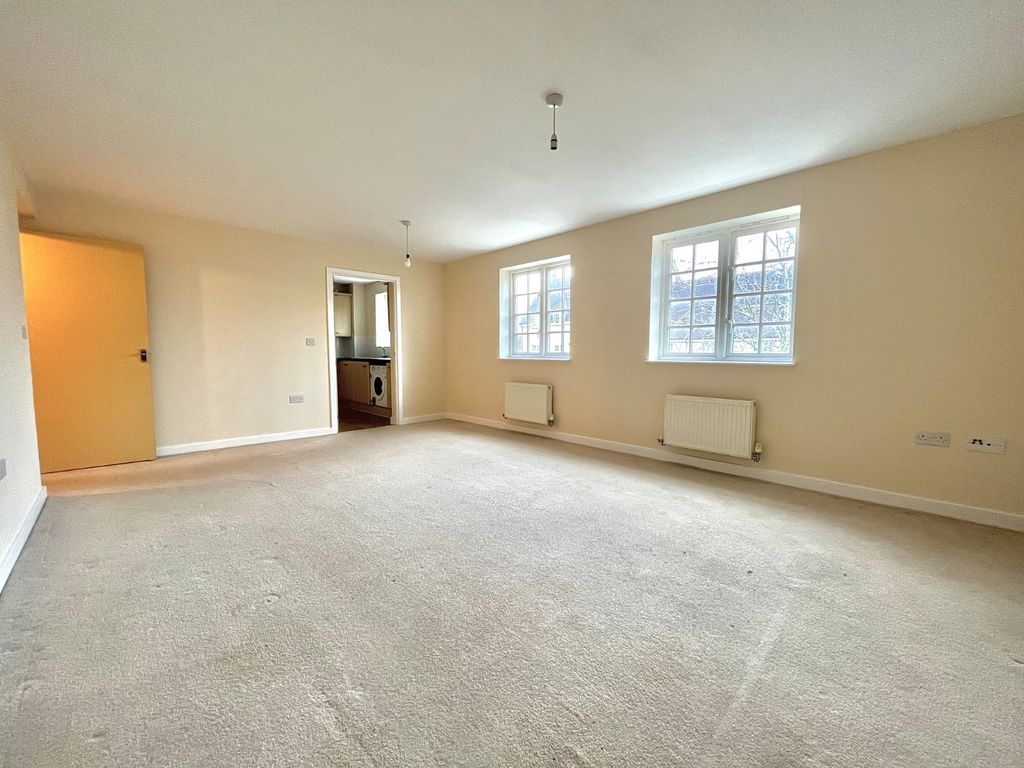 Additional image 5 of 3 bed flat for saleCourthouse Road, Tetbury, Gloucestershire GL8