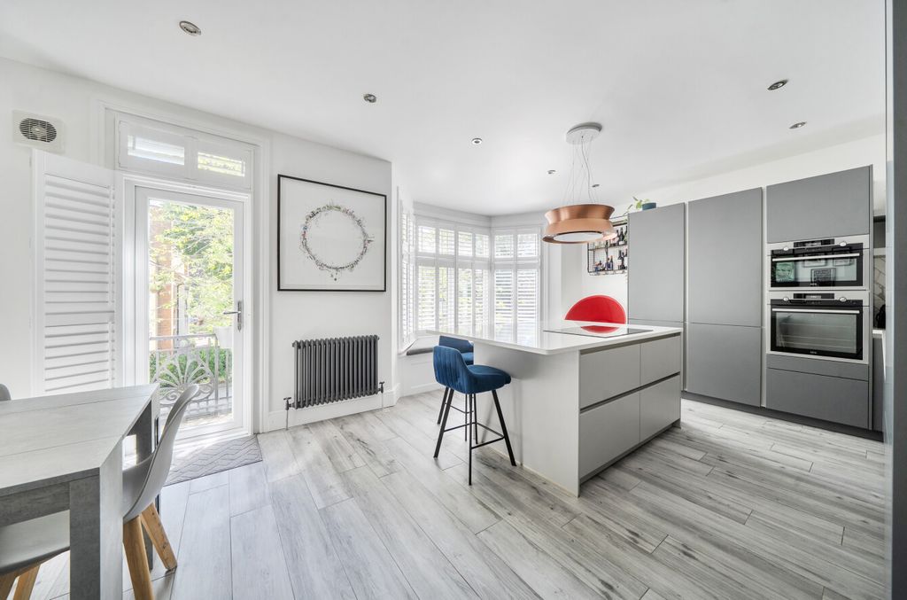 Property photo 2 of 23 1463486-15-6A0F0c...
