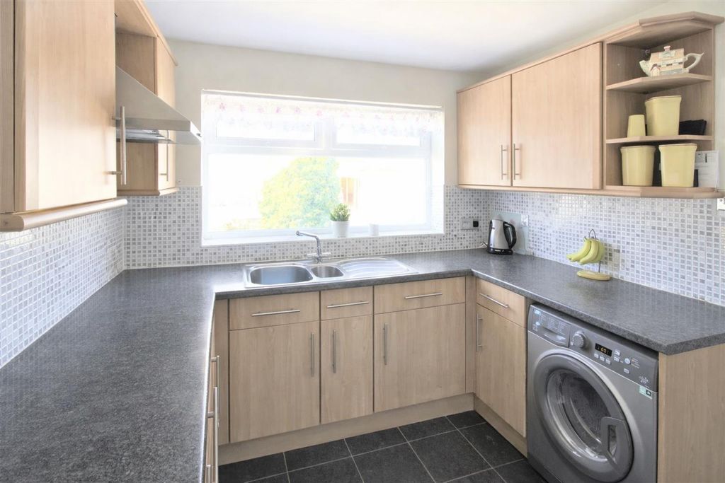 Property photo 2 of 13 4.Png
