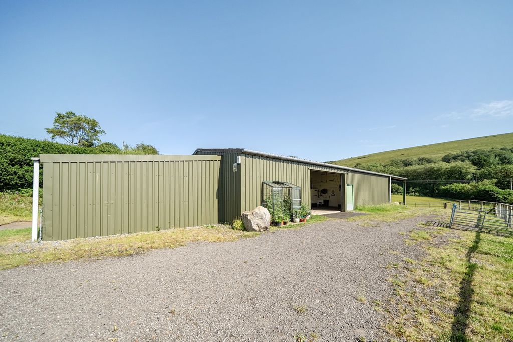 Property photo 2 of 36
