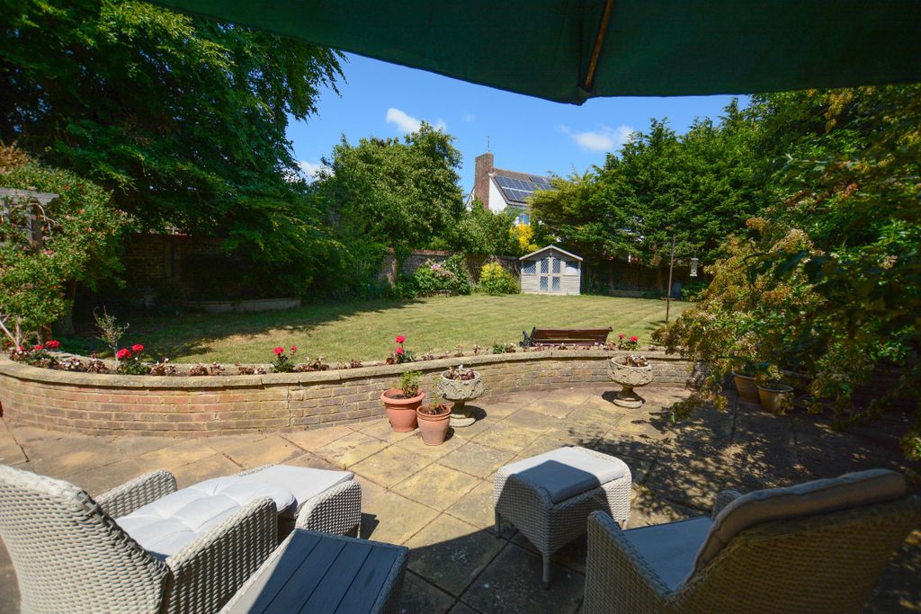 Property photo 2 of 24