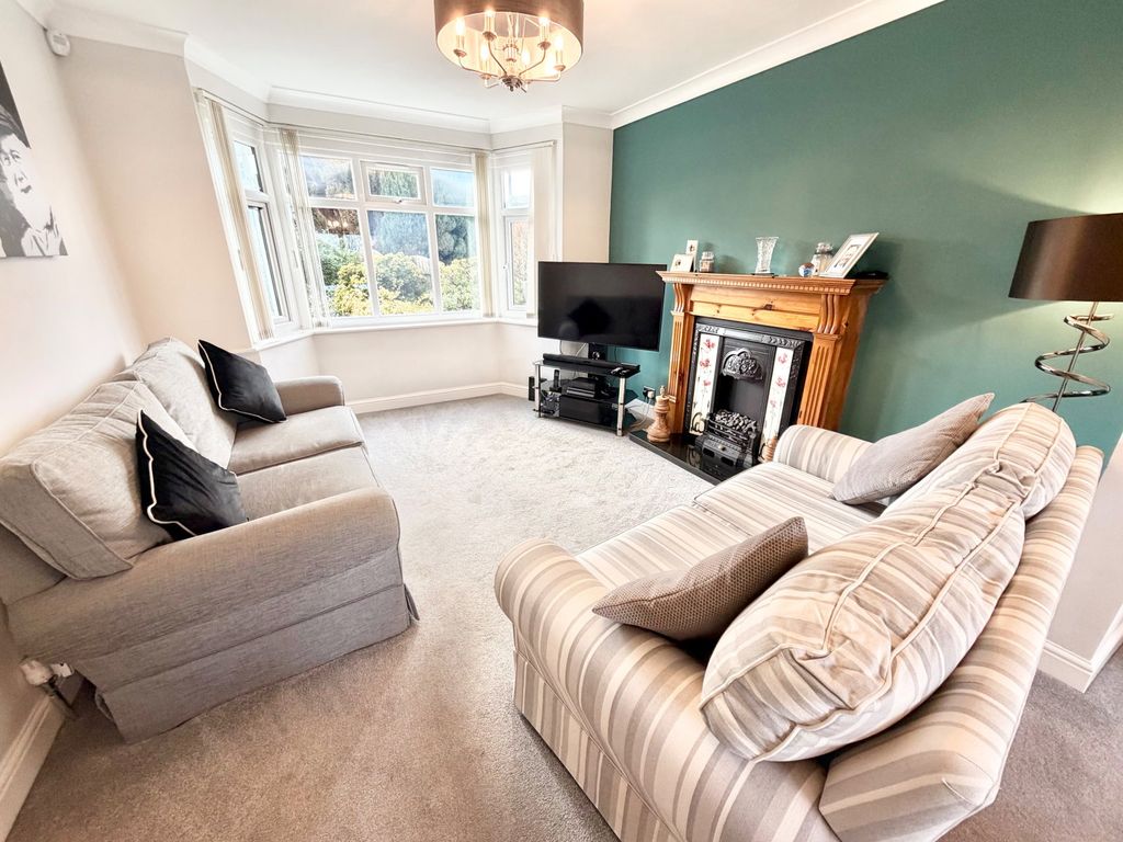 Property photo 2 of 30