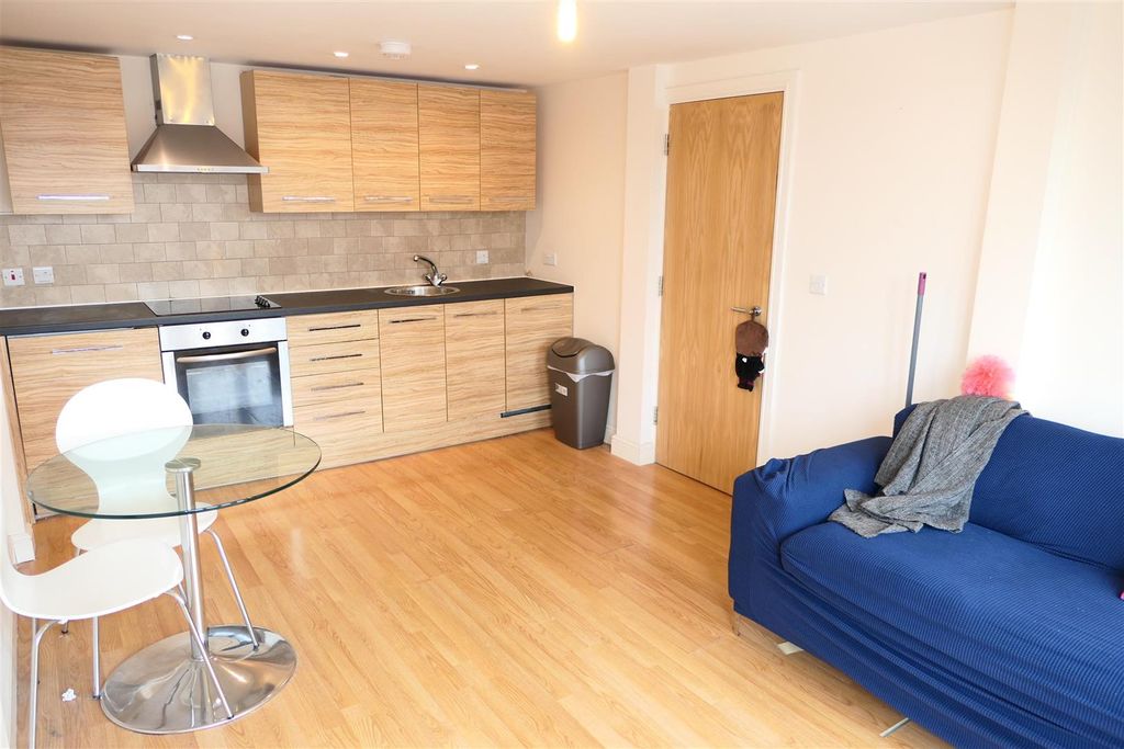 Property photo 1 of 8