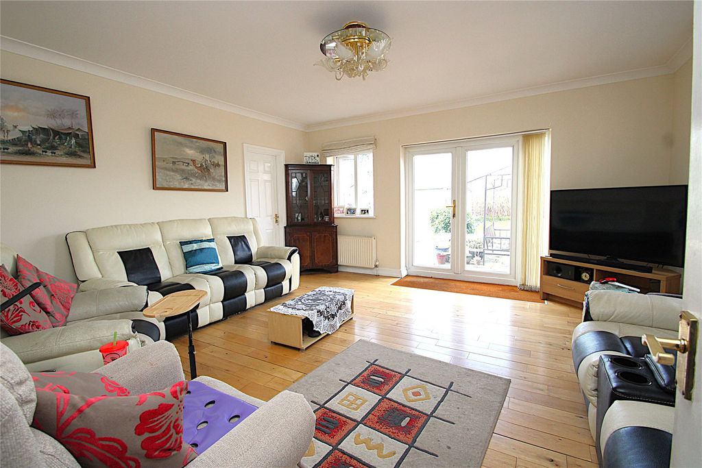Property photo 3 of 15 Picture No. 06