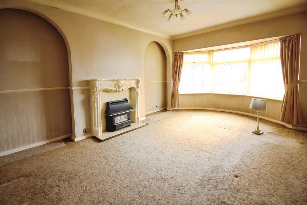 Property photo 2 of 10 Living Room