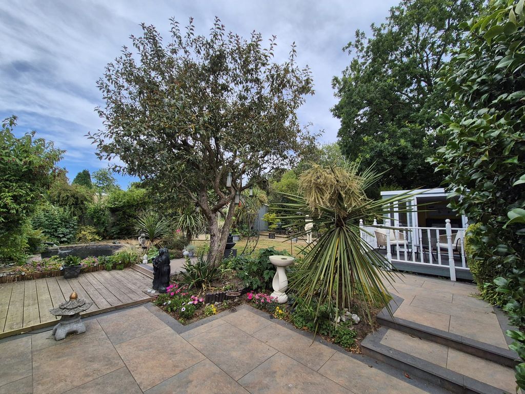 Property photo 2 of 23