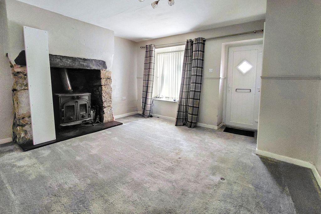 Property photo 3 of 15 9 High Street, Deiniolen, Caernarfon, Ll55 3Hu