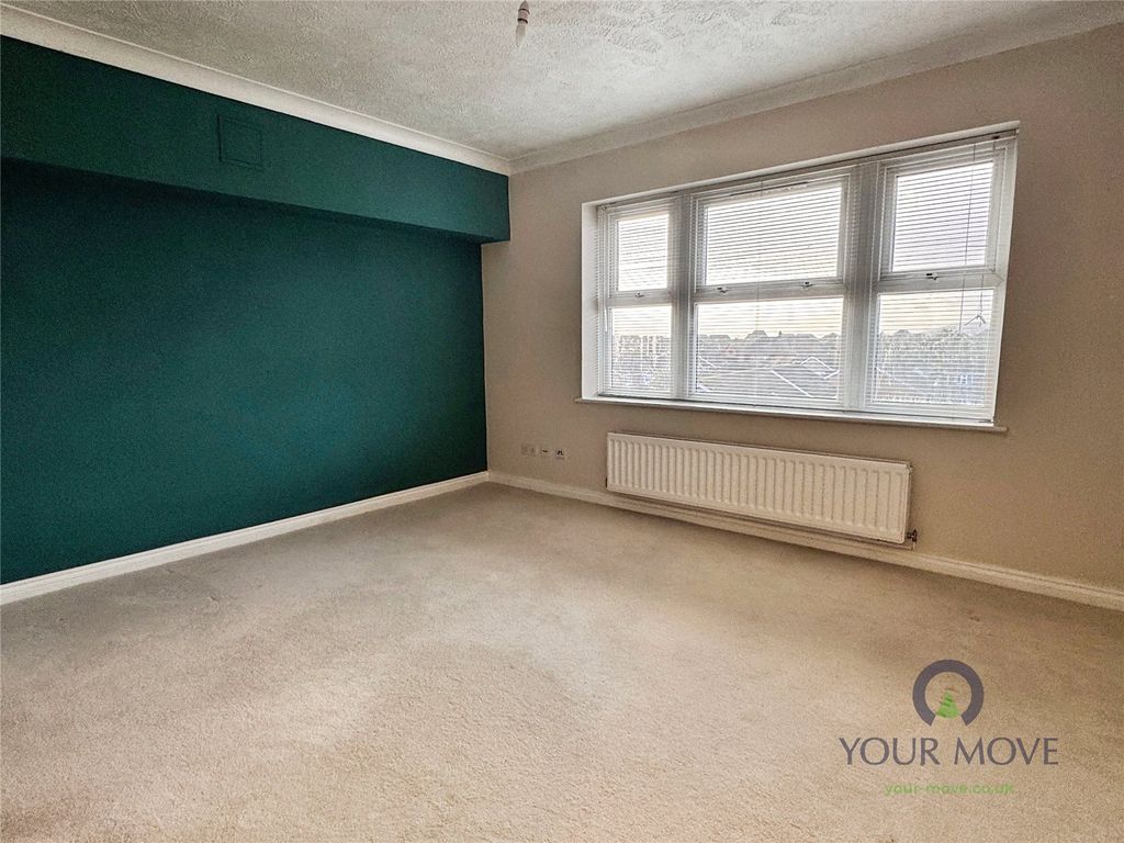 Property photo 3 of 11 Lounge