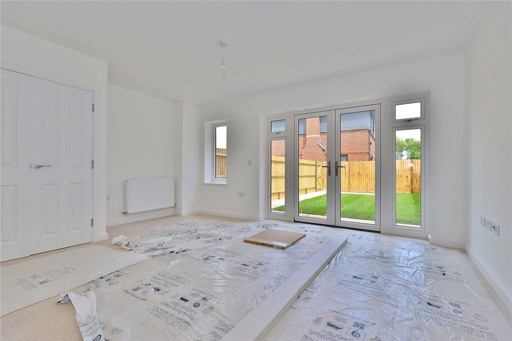 Property photo 3 of 9 Picture No. 06