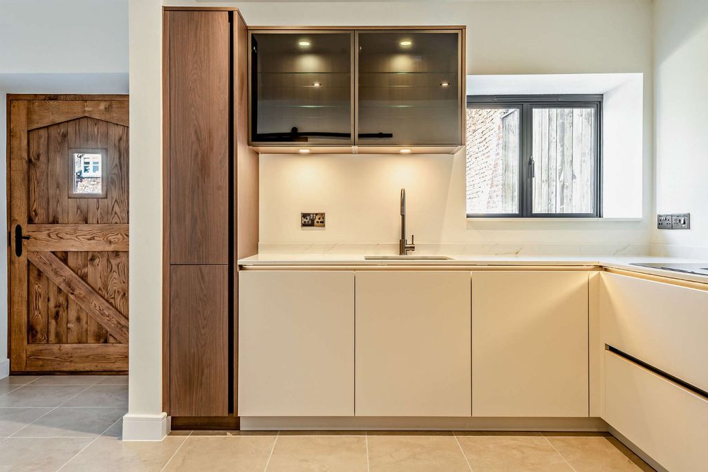 Property photo 3 of 27 Kitchen