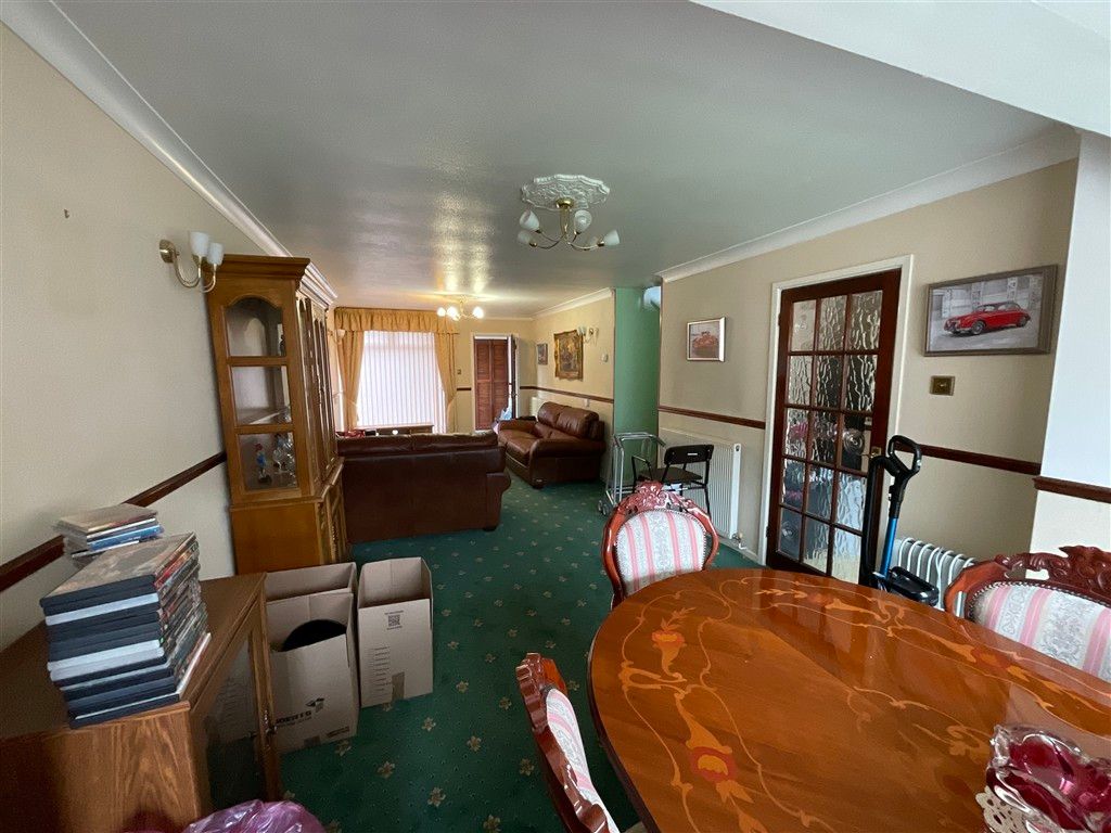 Property photo 3 of 12 Dining Area*