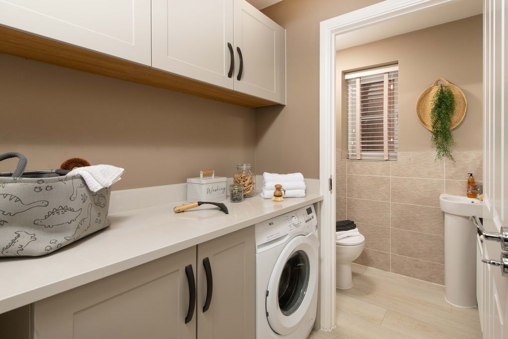 Property photo 3 of 9 Hemsworth Utility