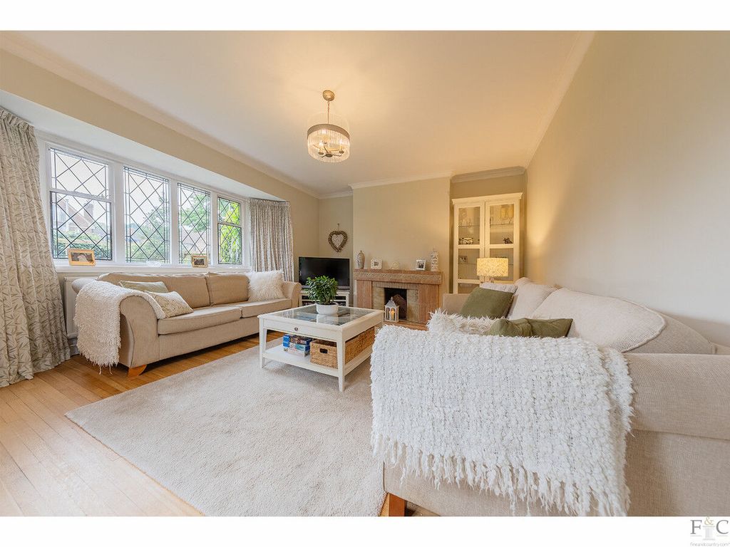 Property photo 3 of 28