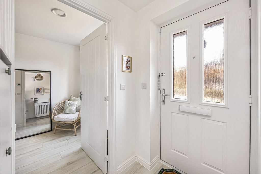 Property photo 3 of 24