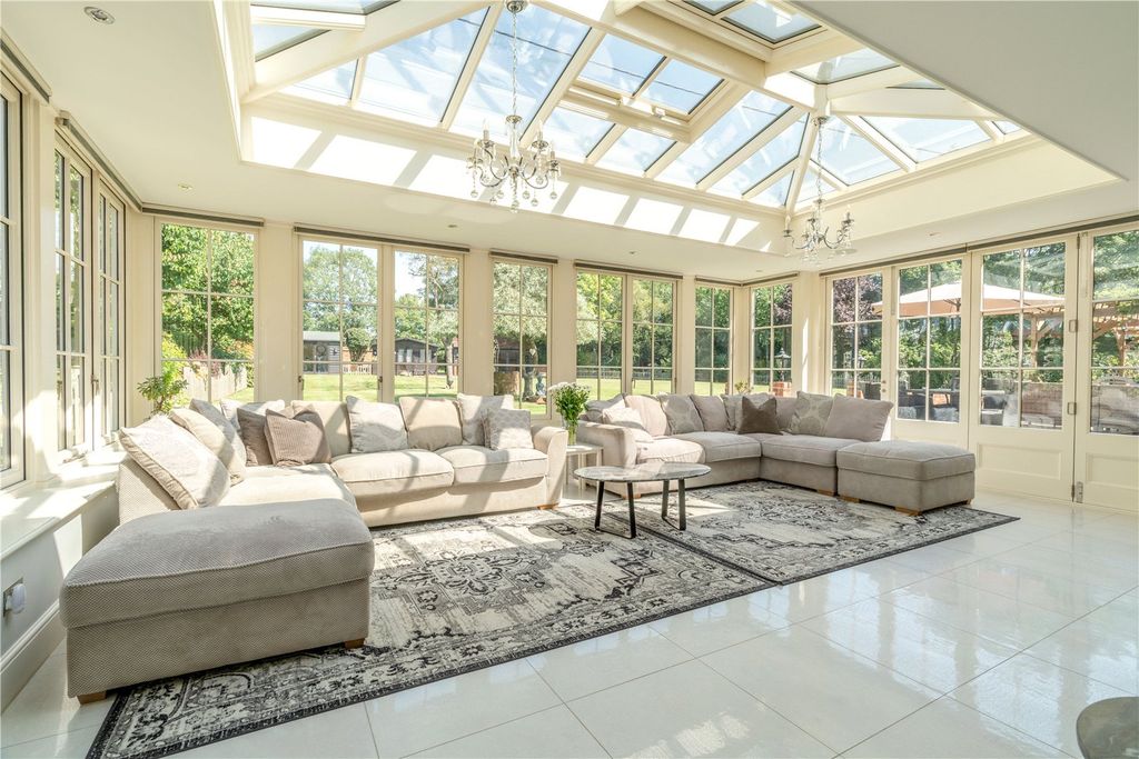 Property photo 3 of 29 Conservatory