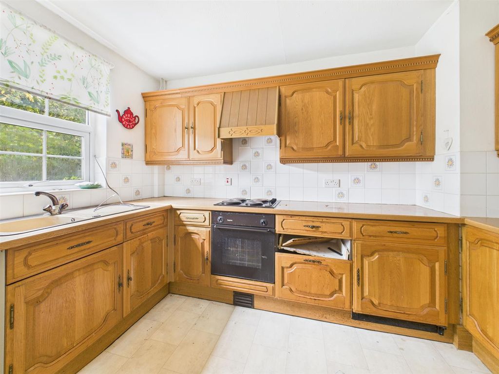 Property photo 3 of 10 Cam05080G0-Pr0207-Still004.Jpg