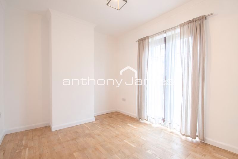 Property photo 3 of 12 Photo 10