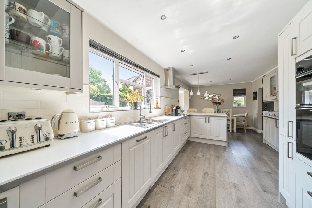 Property photo 3 of 23 1339682-17-689B43...