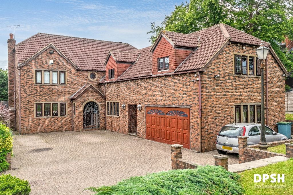 Property photo 1 of 46