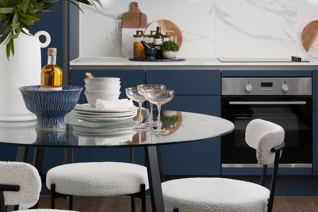 Property photo 1 of 6 Dining Area - Show Apartment