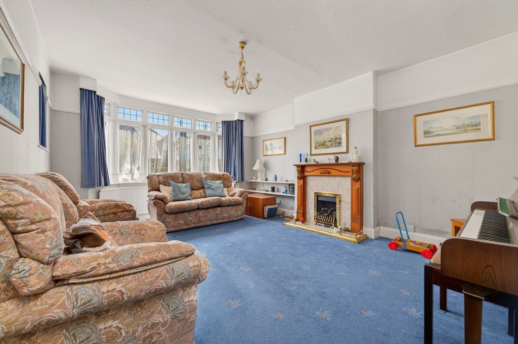 Property photo 2 of 19