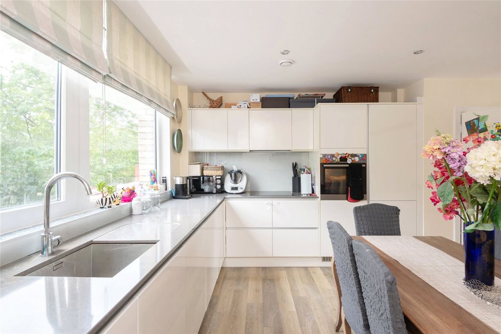 Property photo 1 of 15 Picture No. 06