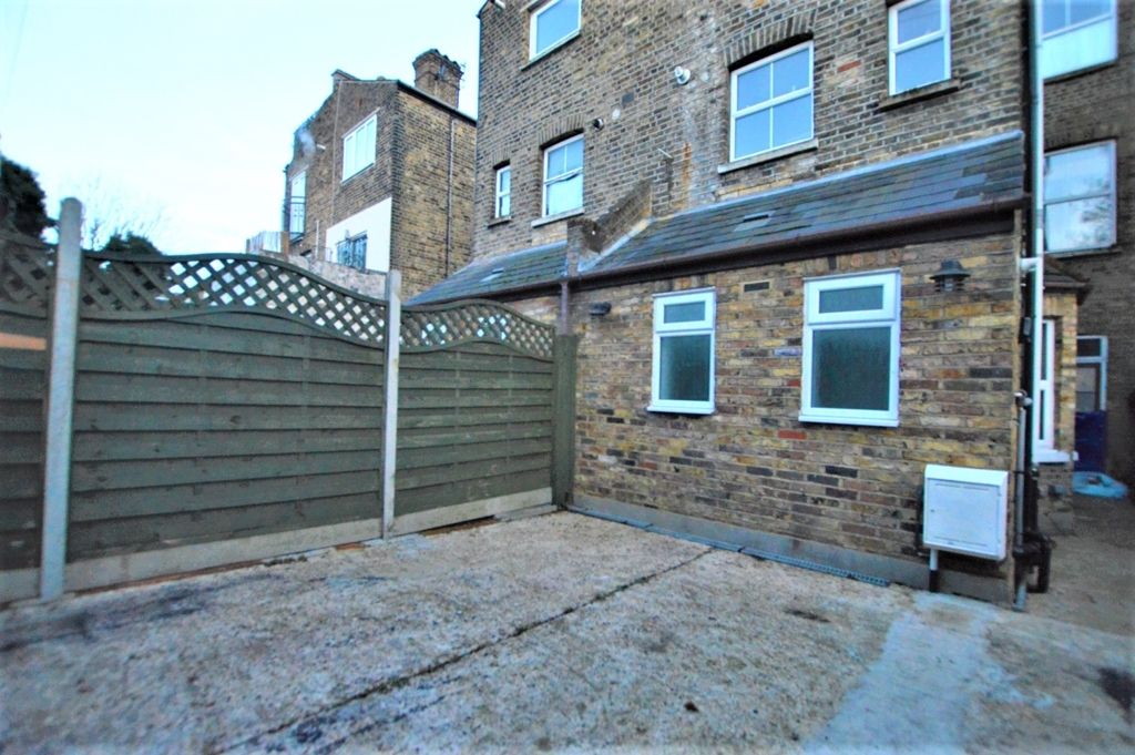 Property photo 2 of 7 Photo 2