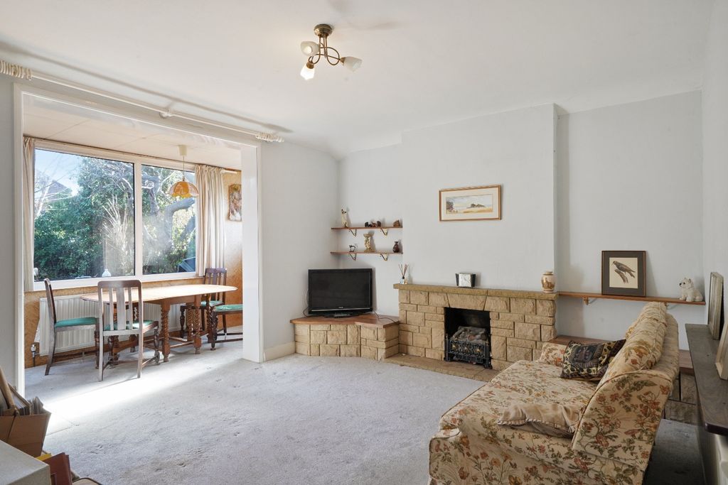 Property photo 2 of 15 4870623