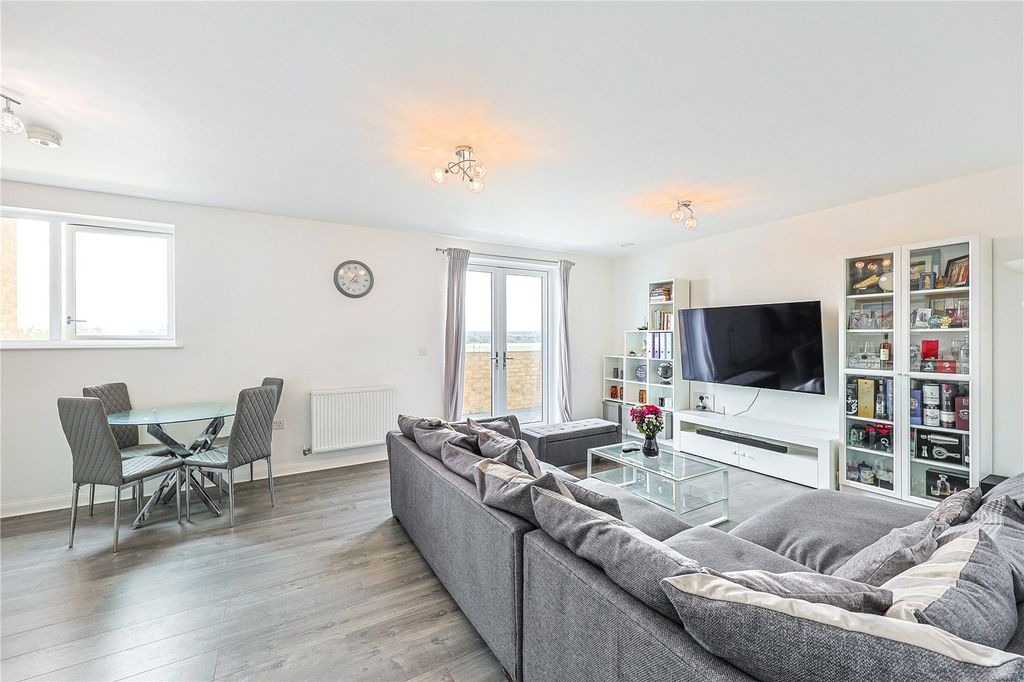 Property photo 2 of 16 Picture No. 02