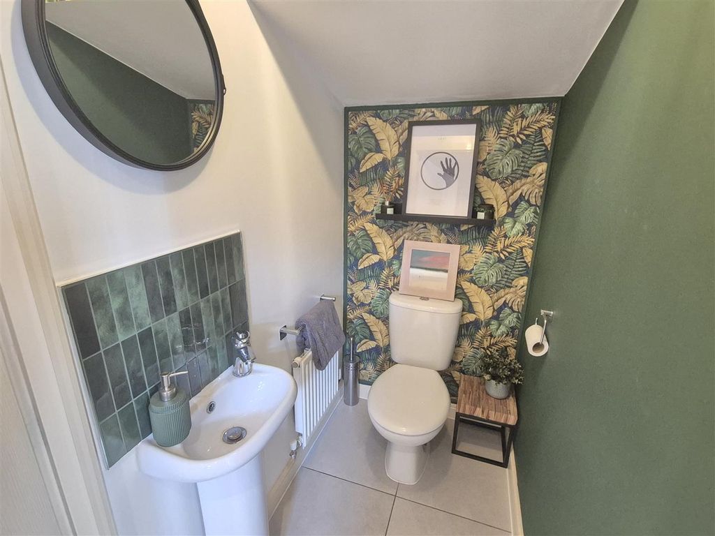 Property photo 3 of 18 Ground Floor W.C