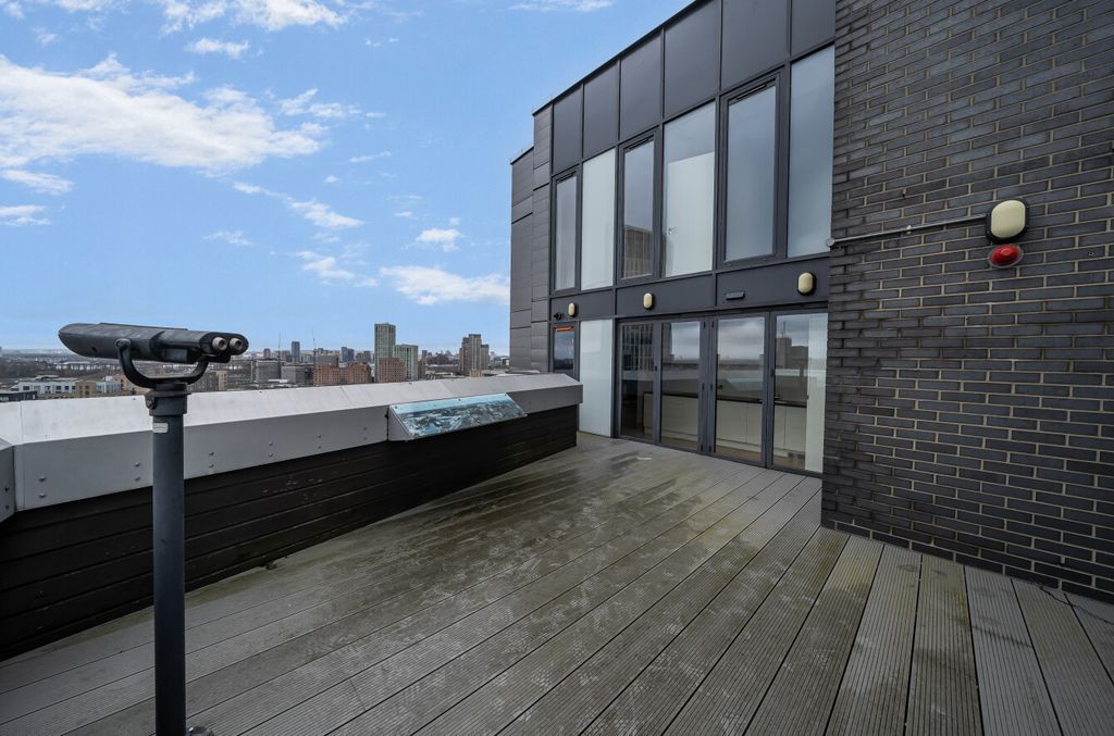 Property photo 3 of 16 1416369-6-698F22B...