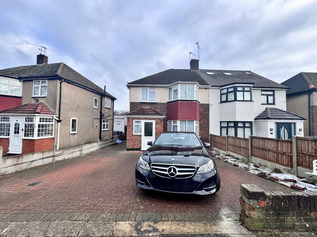 Property photo 1 of 17 Whatsapp Image 2026-01-29 At 12.55.15