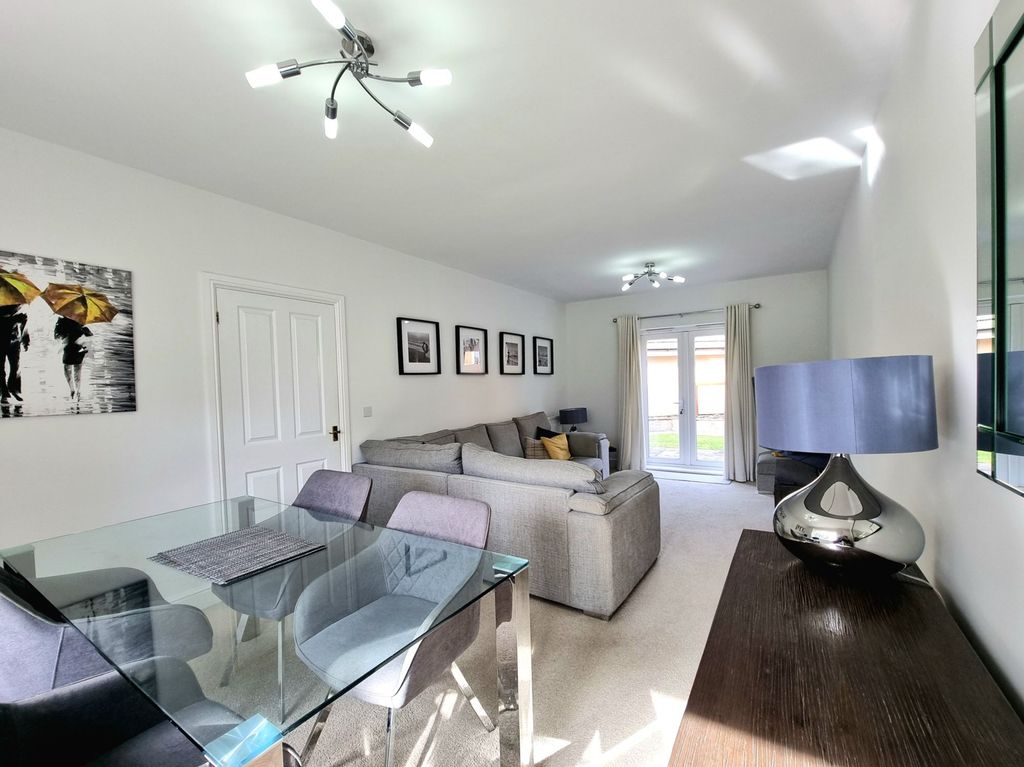 Property photo 2 of 39
