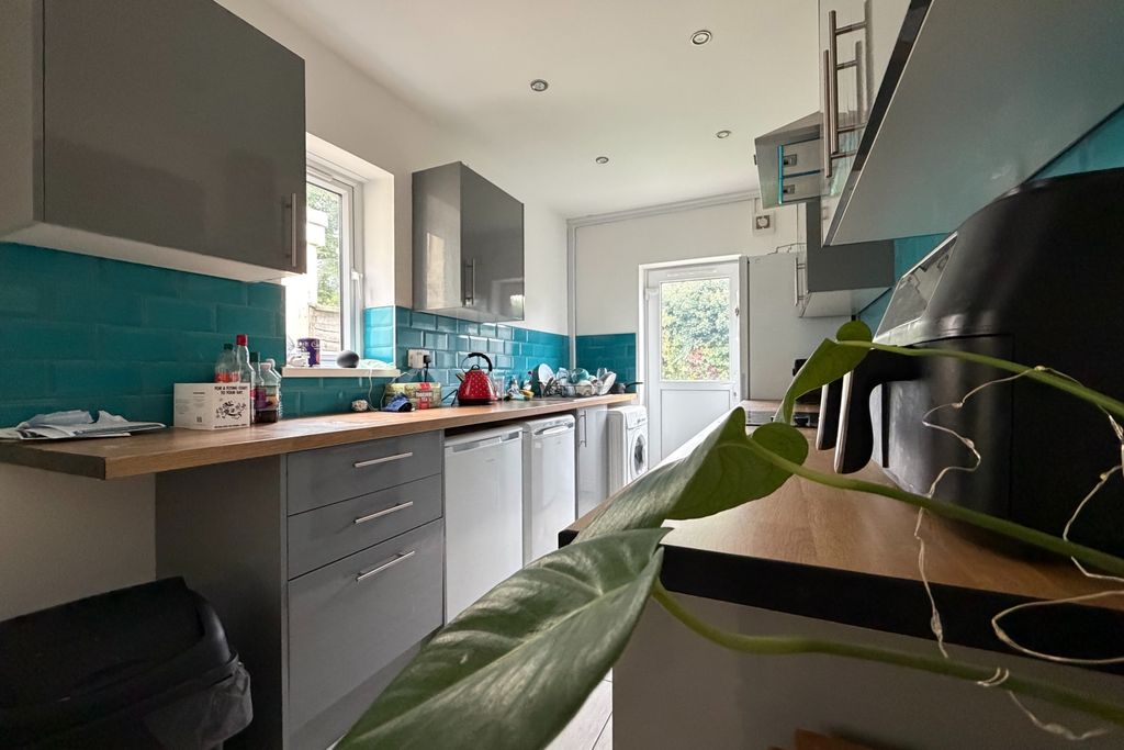 Property photo 1 of 12 Call 02920 668585 To Secure Your Viewing _5