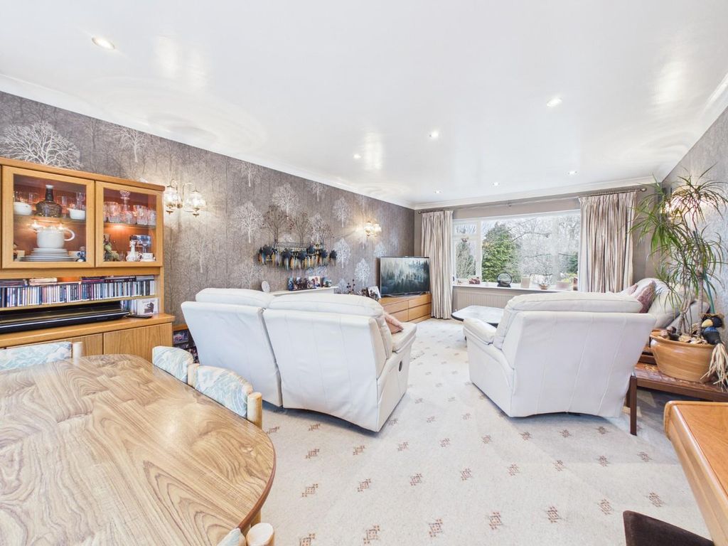 Property photo 3 of 42 Cam04899G0-Pr0319-Still001.Jpg