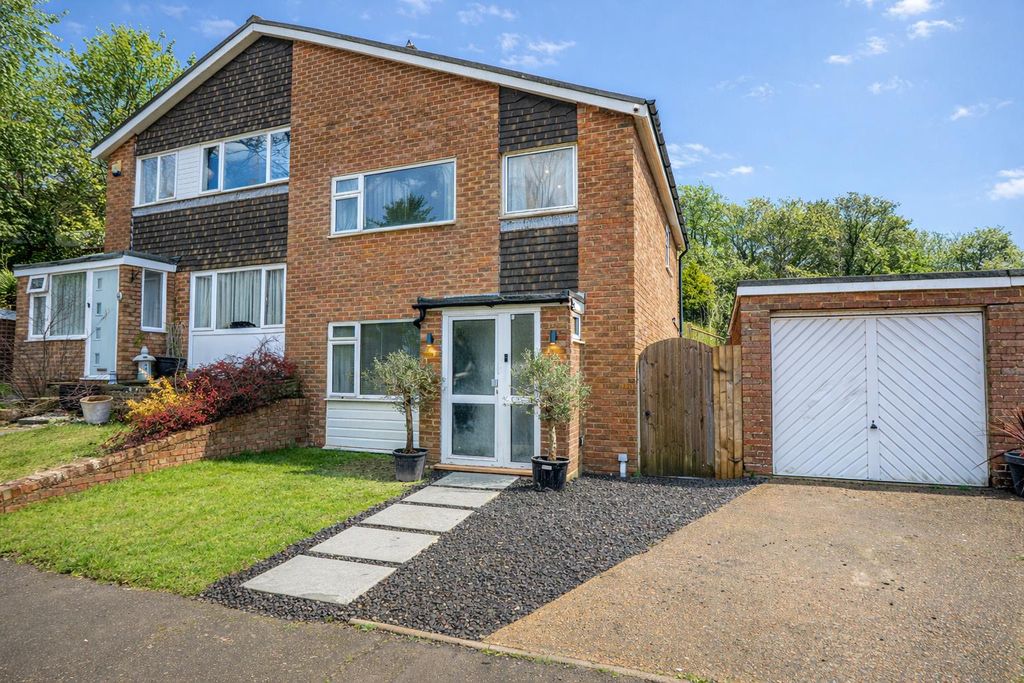 Property photo 1 of 26 33Ea25d0-dc85-42Eb-955d-73195B5Fea2F.Png