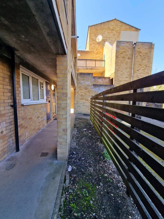 Property photo 2 of 31