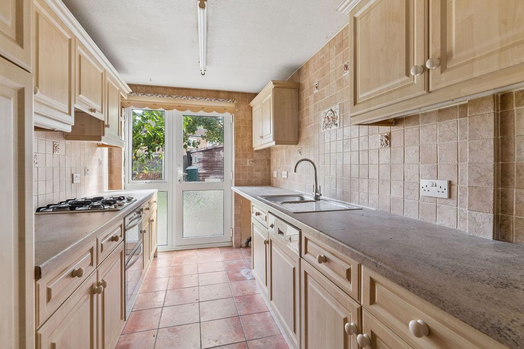 Property photo 2 of 18