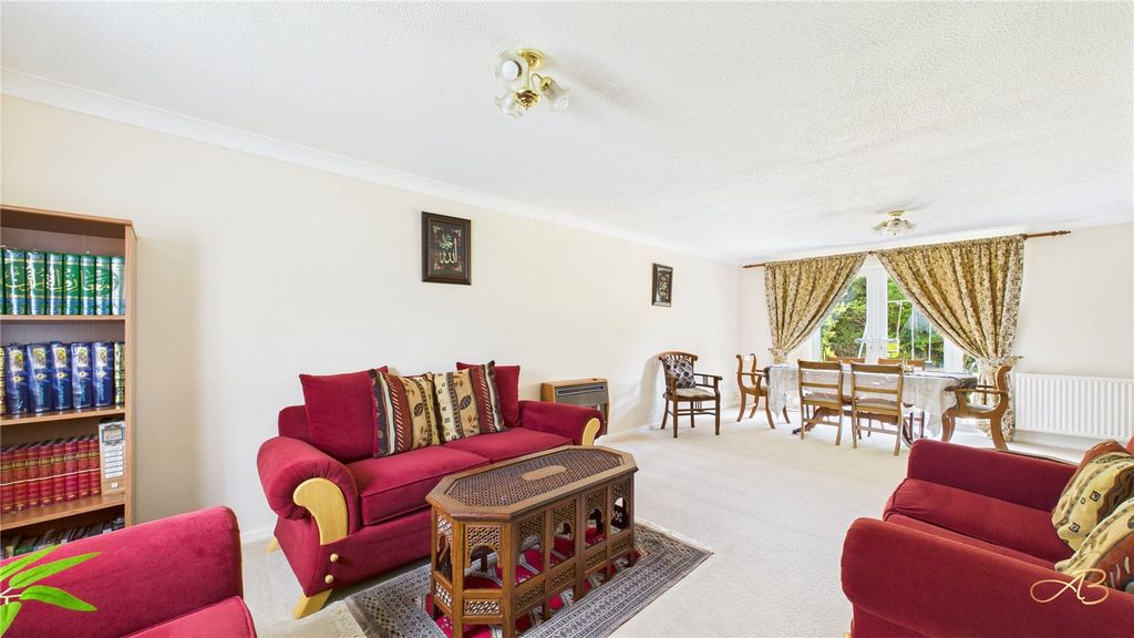 Property photo 3 of 22 Picture No. 06