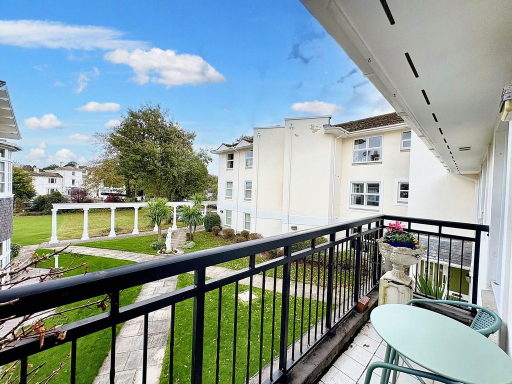 Property photo 3 of 25