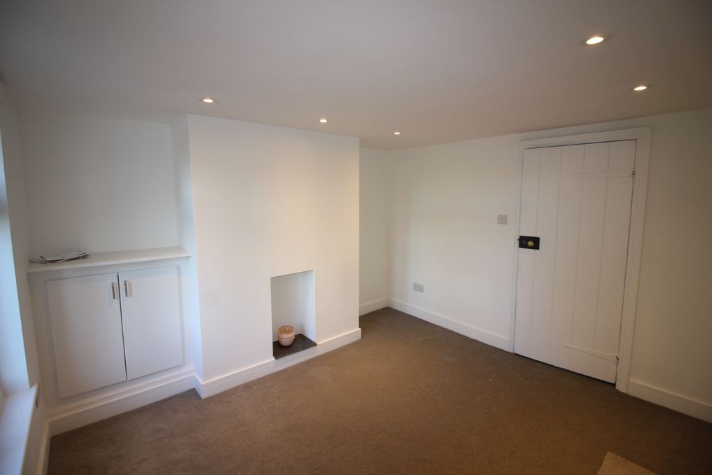 Property photo 2 of 9 66 Elstree Road Fron