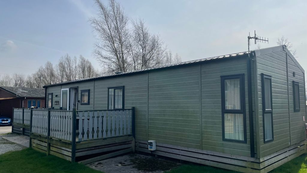 Property photo 3 of 25