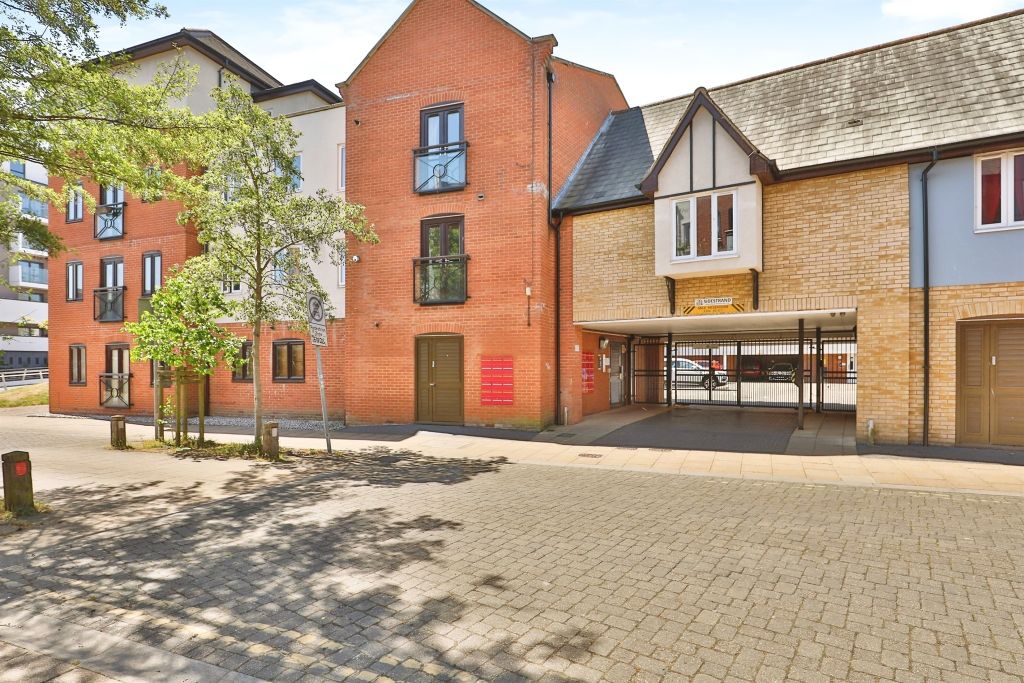 Property photo 2 of 17