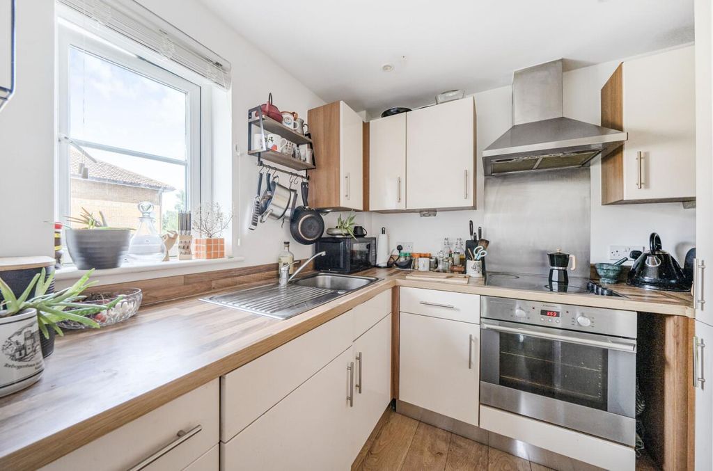 Property photo 3 of 12 Kitchen.Jpg