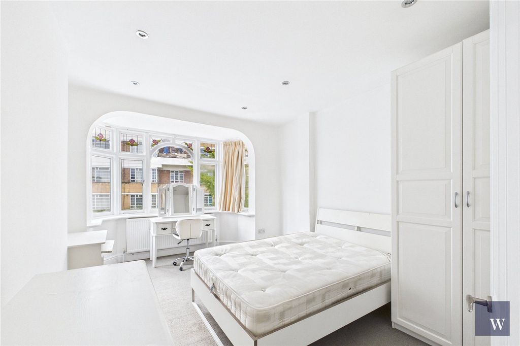 Property photo 3 of 13 Picture No. 01