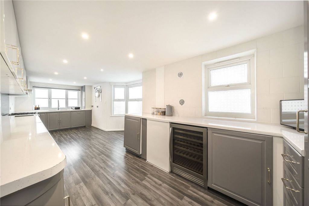 Property photo 3 of 9 Picture No. 05