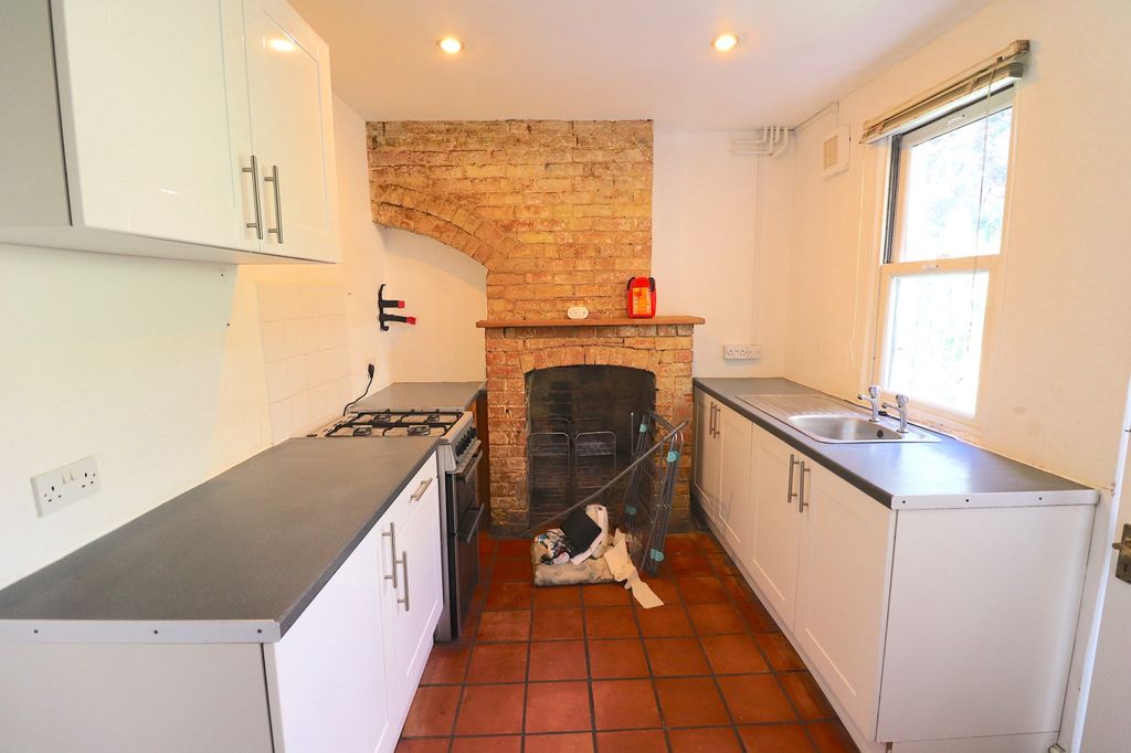 Property photo 2 of 11 2B. Kitchen.